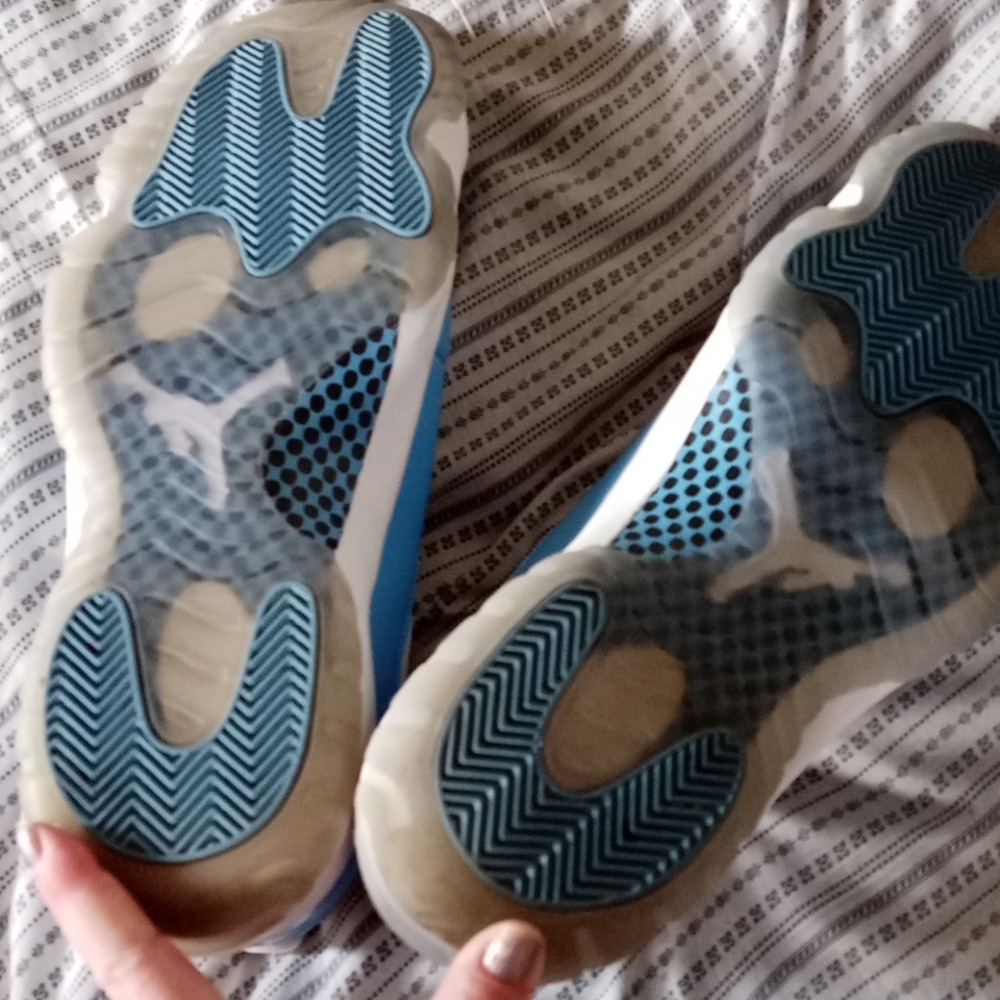 Jordan 11 lows in carolina blue - Picture 10 of 12